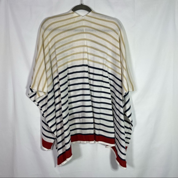 Simply Noelle, Poncho Sweater, In excellent condition!! - Picture 5 of 5